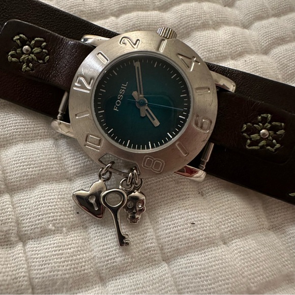 Fossil Genuine Leather Watch - Picture 6 of 6